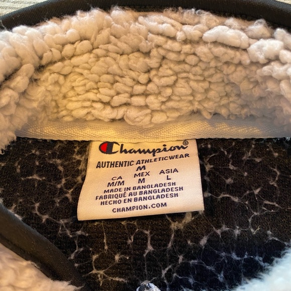Champion fuzzy fleece collared jacket - Picture 2 of 2